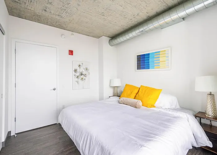 Freshly Minted 2br - Elegance & Comfort In Apartment *