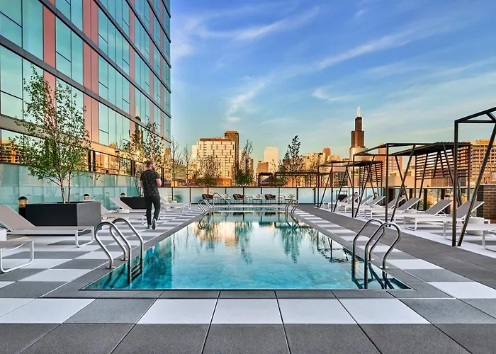 Freshly Minted 2br - Elegance & Comfort In Apartment Chicago