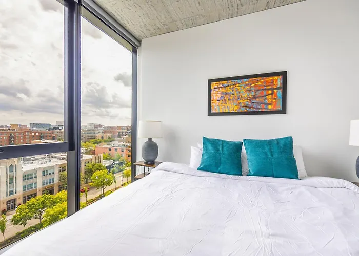 Freshly Minted 2br - Elegance & Comfort In