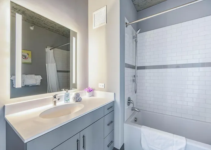 Freshly Minted 2br - Elegance & Comfort In * Chicago