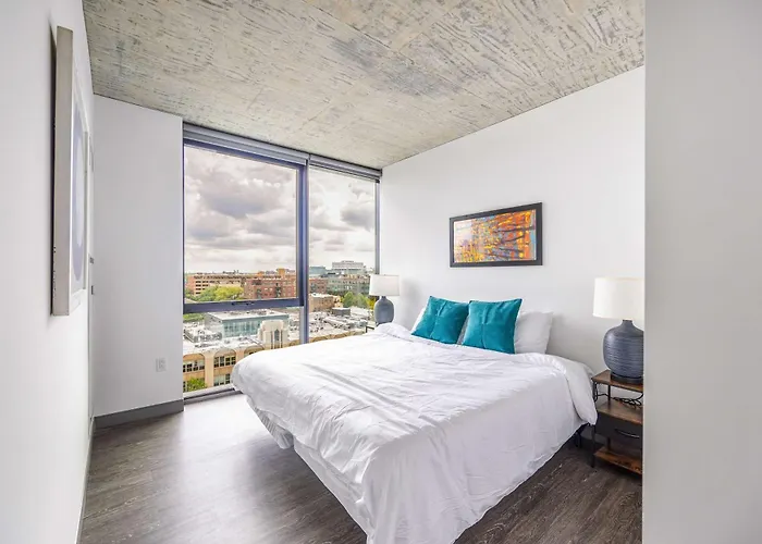 Freshly Minted 2br - Elegance & Comfort In * Chicago