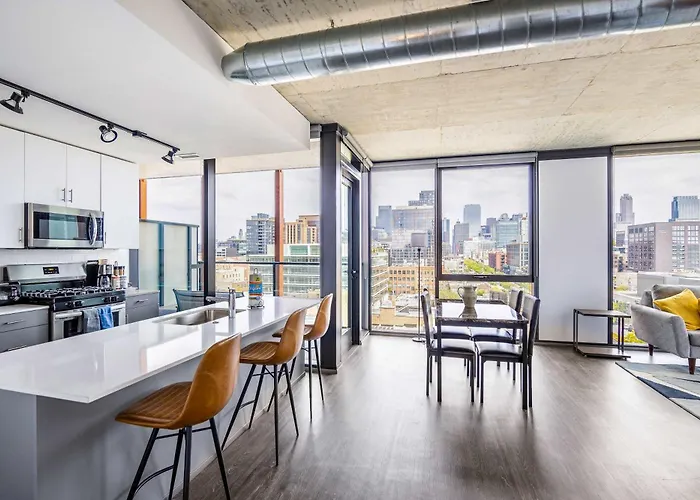 Freshly Minted 2br - Elegance & Comfort In Apartment *