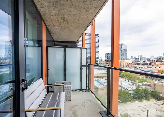 Apartment Freshly Minted 2br - Elegance & Comfort In
